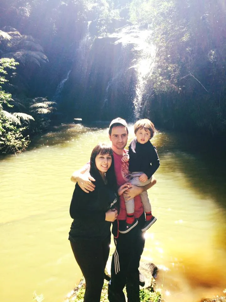 família